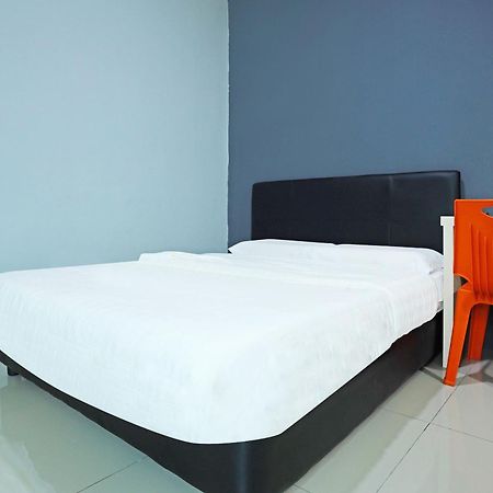 Super Oyo 90478 Marina World Hotel Kuching Luaran gambar