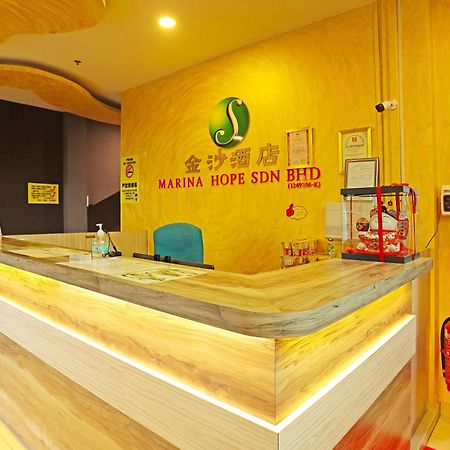 Super Oyo 90478 Marina World Hotel Kuching Luaran gambar