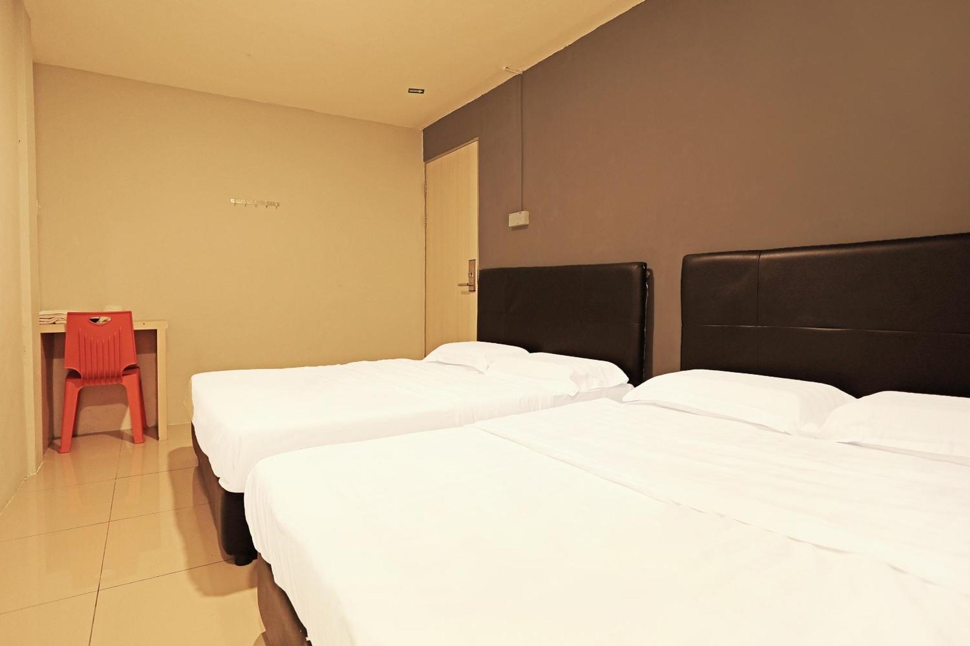 Super Oyo 90478 Marina World Hotel Kuching Luaran gambar