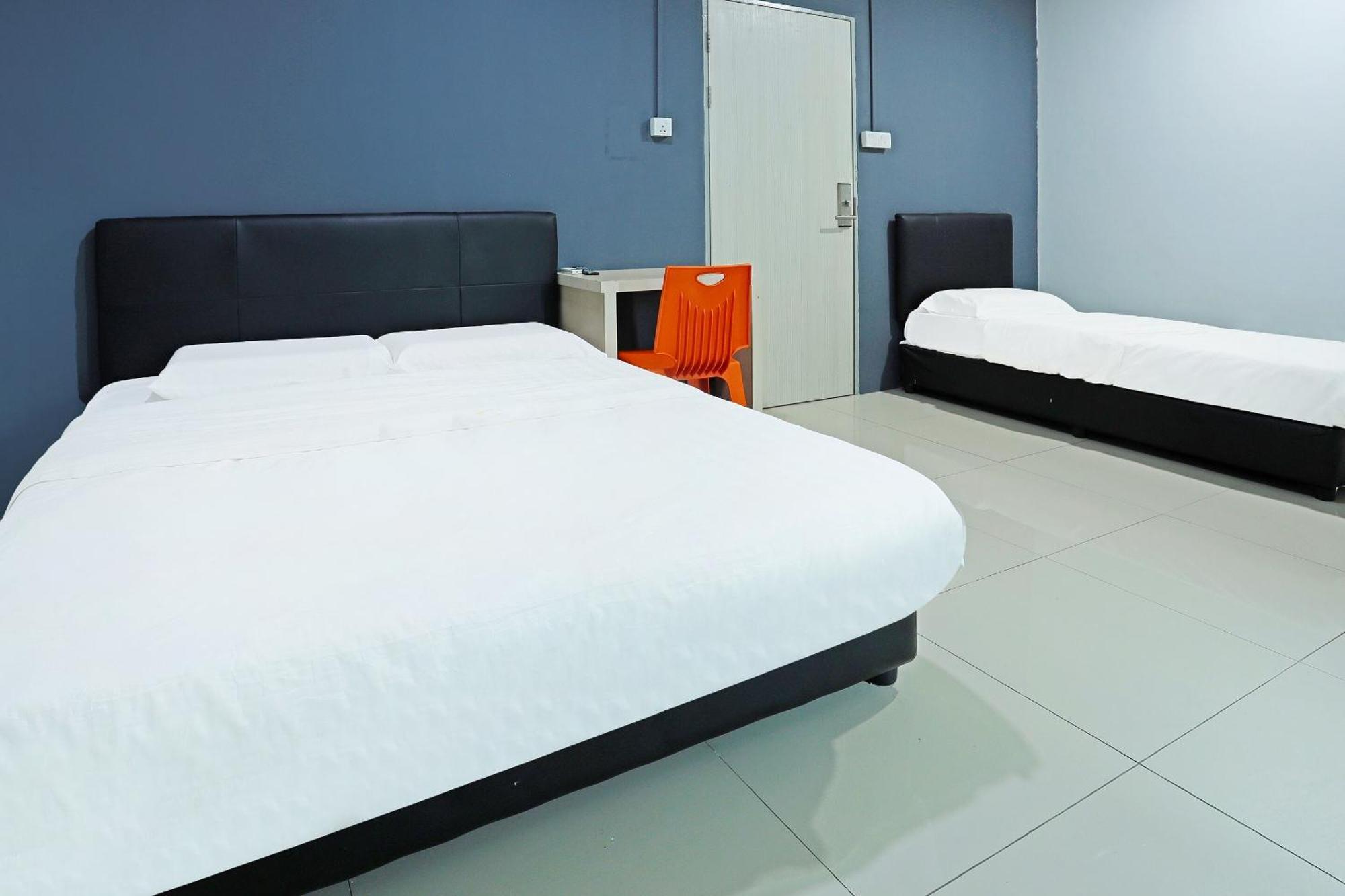 Super Oyo 90478 Marina World Hotel Kuching Luaran gambar