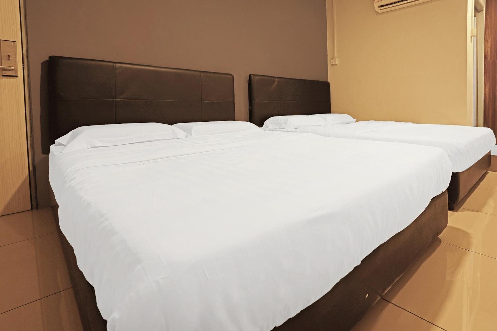 Super Oyo 90478 Marina World Hotel Kuching Luaran gambar