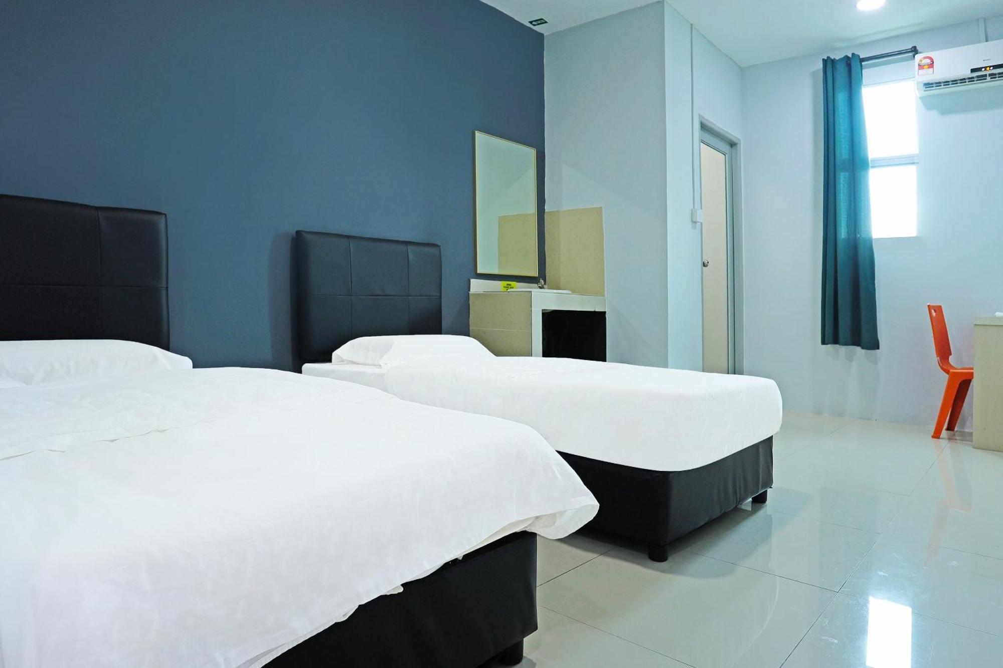 Super Oyo 90478 Marina World Hotel Kuching Luaran gambar