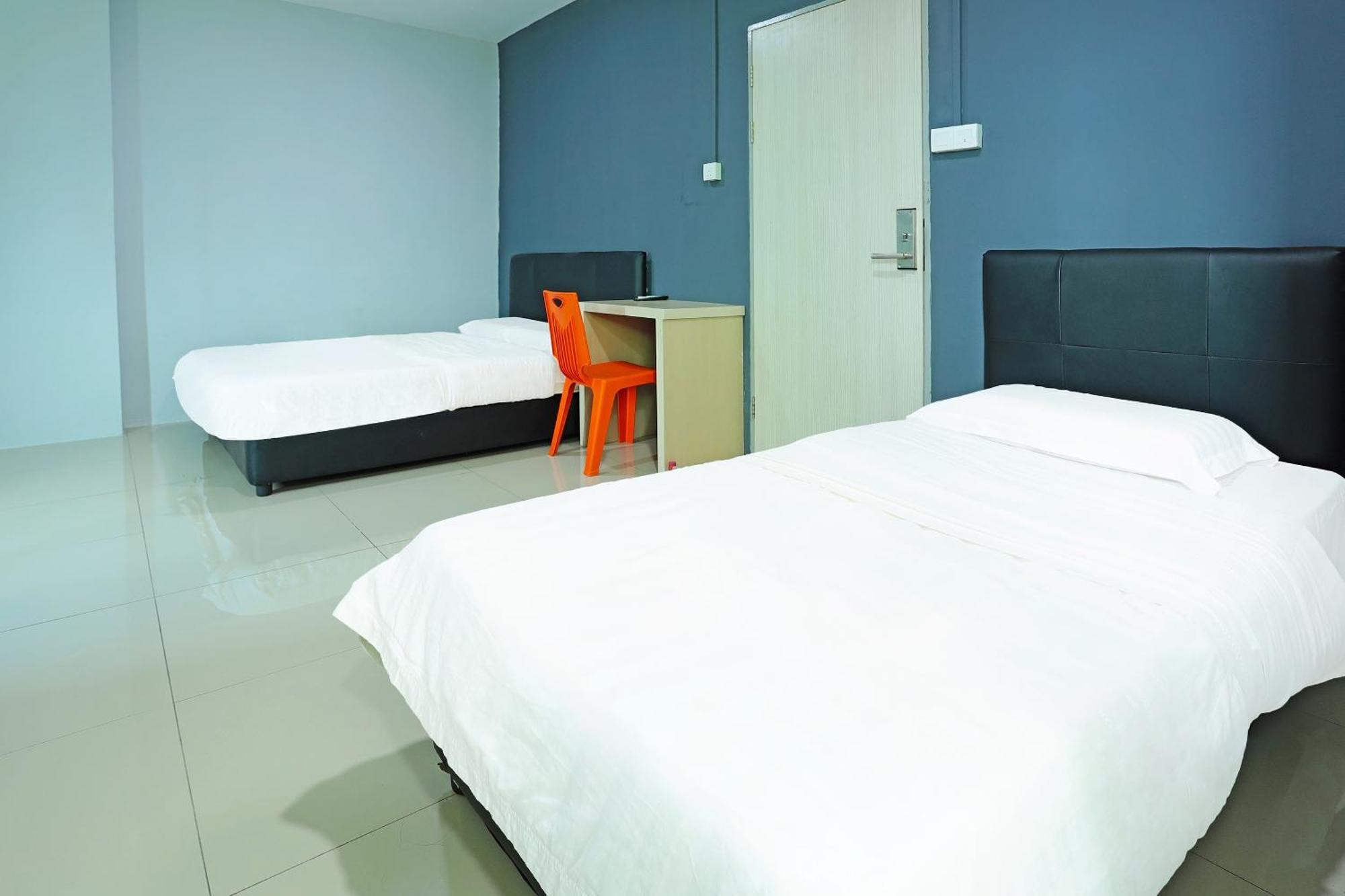 Super Oyo 90478 Marina World Hotel Kuching Luaran gambar