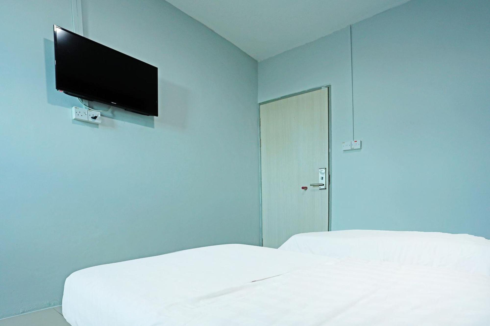 Super Oyo 90478 Marina World Hotel Kuching Luaran gambar