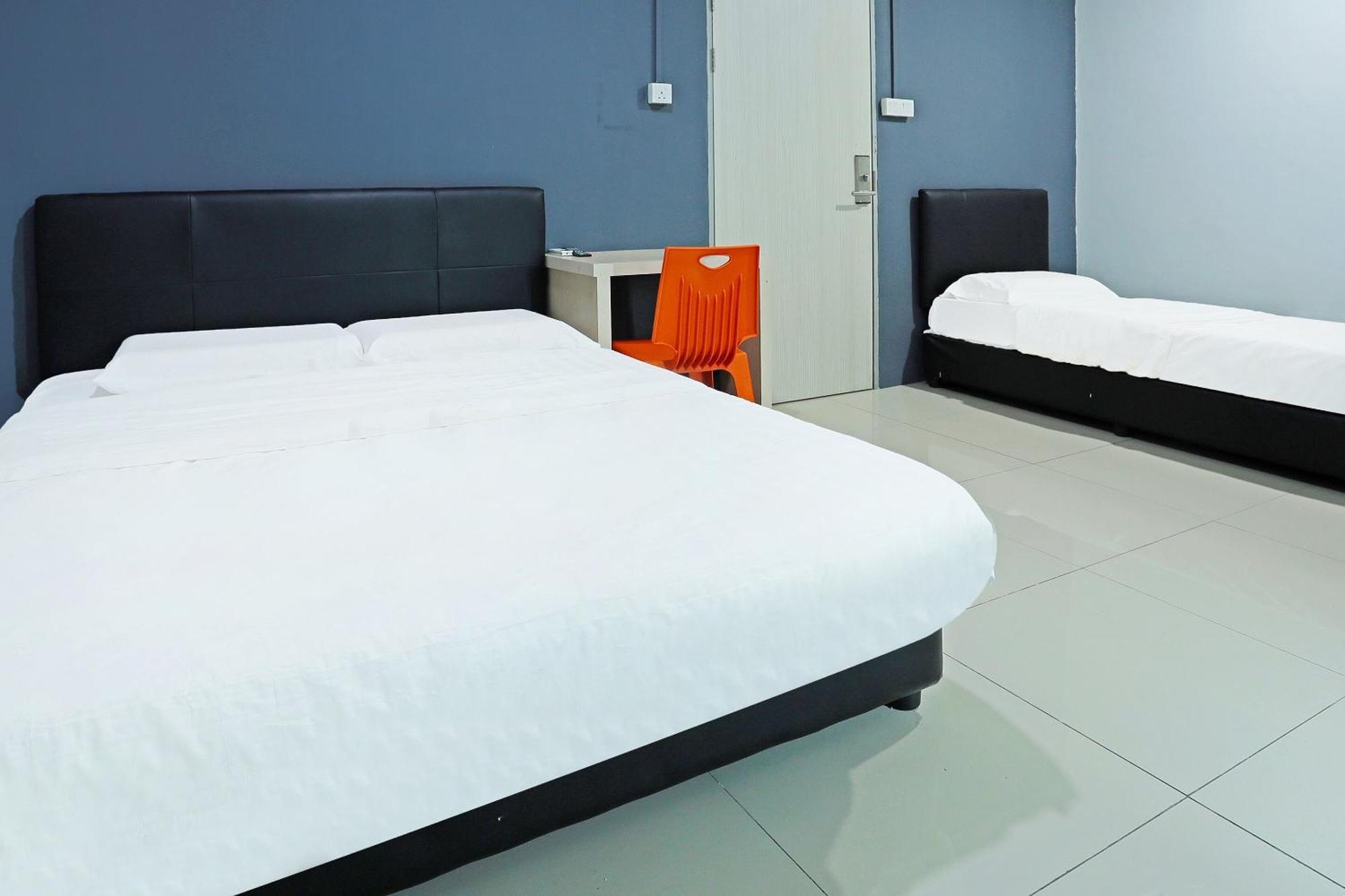 Super Oyo 90478 Marina World Hotel Kuching Luaran gambar