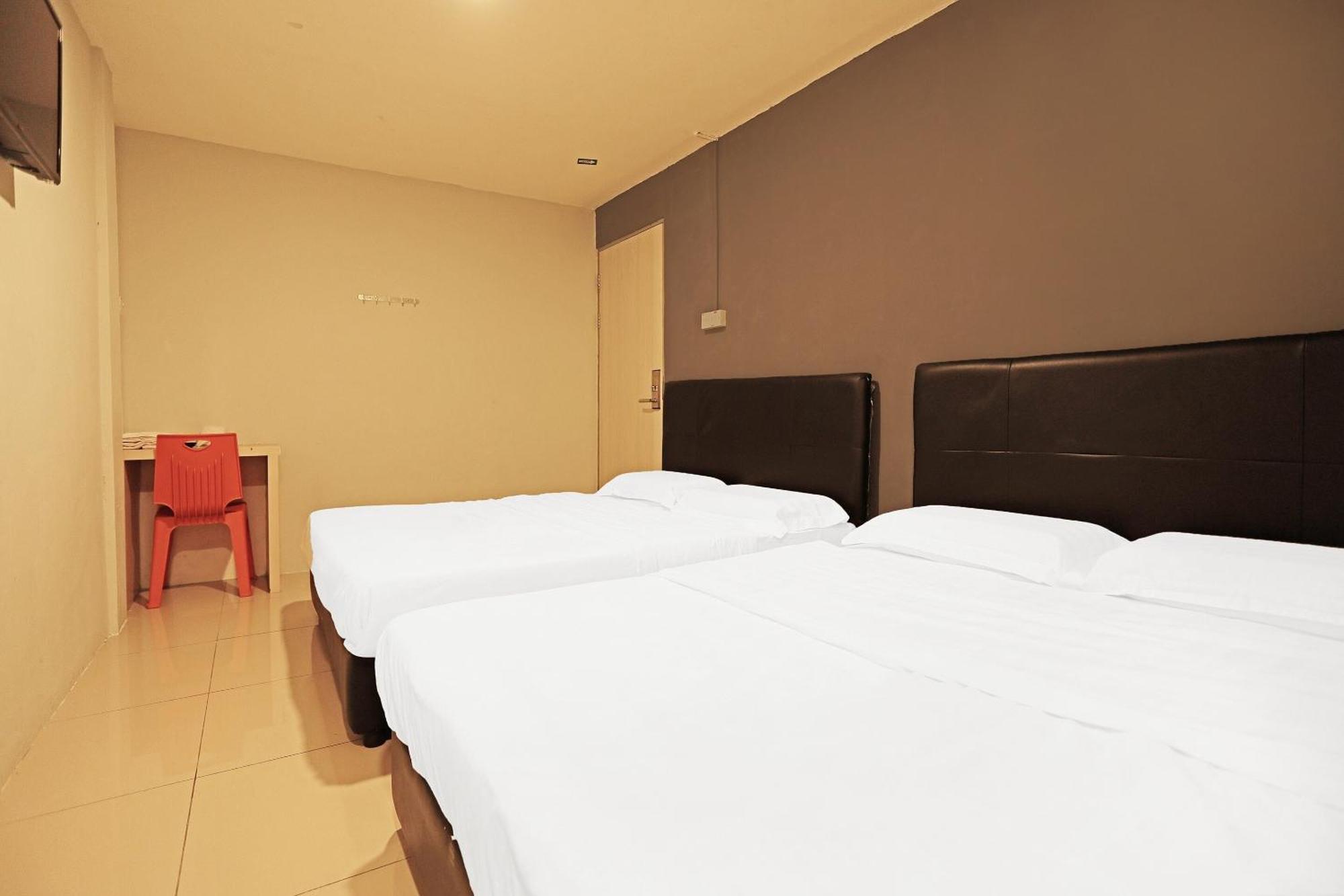 Super Oyo 90478 Marina World Hotel Kuching Luaran gambar